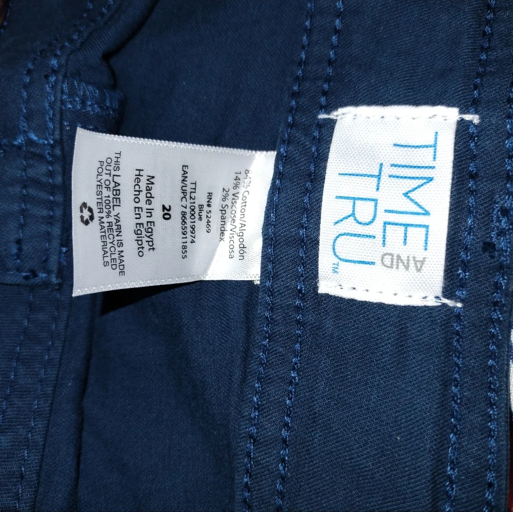 Shorts - Picture 3 of 6